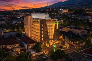 17+ Hotel di Batu Malang Terbaik dan Favorit Wisatawan Villa Batu Malang Samara Resort Batu Malang dengan villa modern dan suasana tenang
