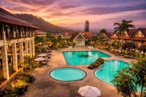 17+ Hotel di Batu Malang Terbaik dan Favorit Wisatawan Villa Batu Malang Royal Orchids Garden Hotel Batu Malang dengan suasana mewah dan pemandangan hijau