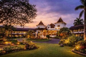 17+ Hotel di Batu Malang Terbaik dan Favorit Wisatawan Villa Batu Malang éL Hotel Kartika Wijaya Batu Malang hotel klasik dengan suasana elegan dan sejuk